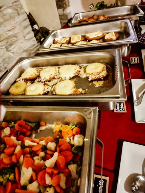 Schnitzelbuffet auf dem Campingplatz Haumühle